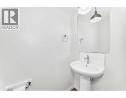 4pc Bathroom - 190 Sage Bluff Rise Nw, Calgary, AB T3R1W3 Photo 9