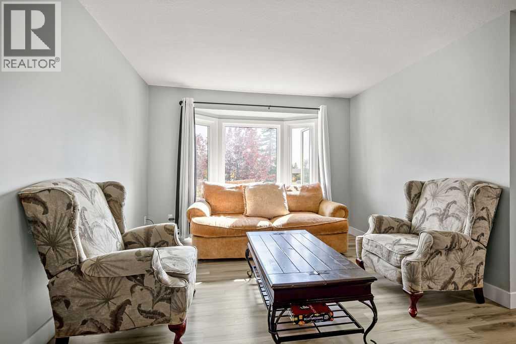 68 Falconridge Close NE - photo 22