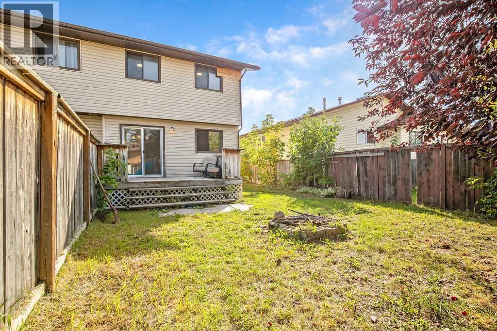 68 Falconridge Close NE - photo 43