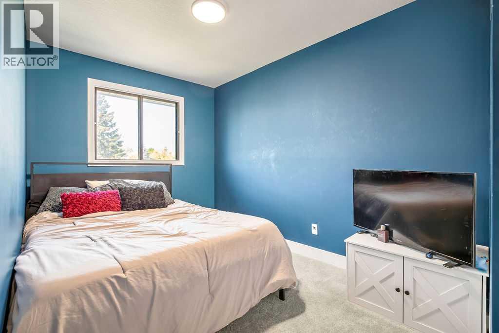 68 Falconridge Close NE - photo 37