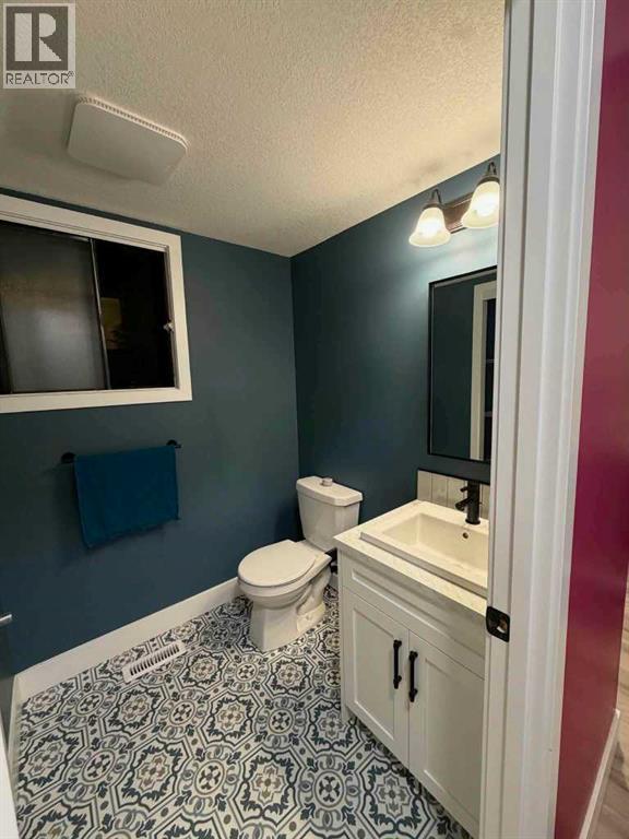 68 Falconridge Close NE - photo 10