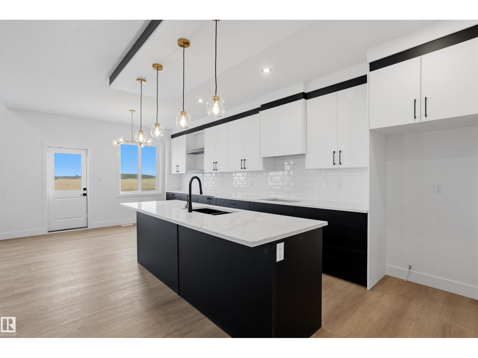 780 Bank DR - 11