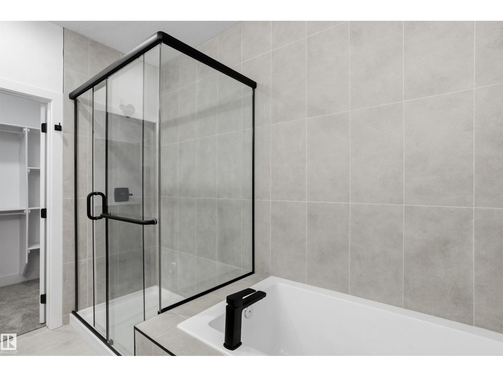 780 Bank DR - Image 32