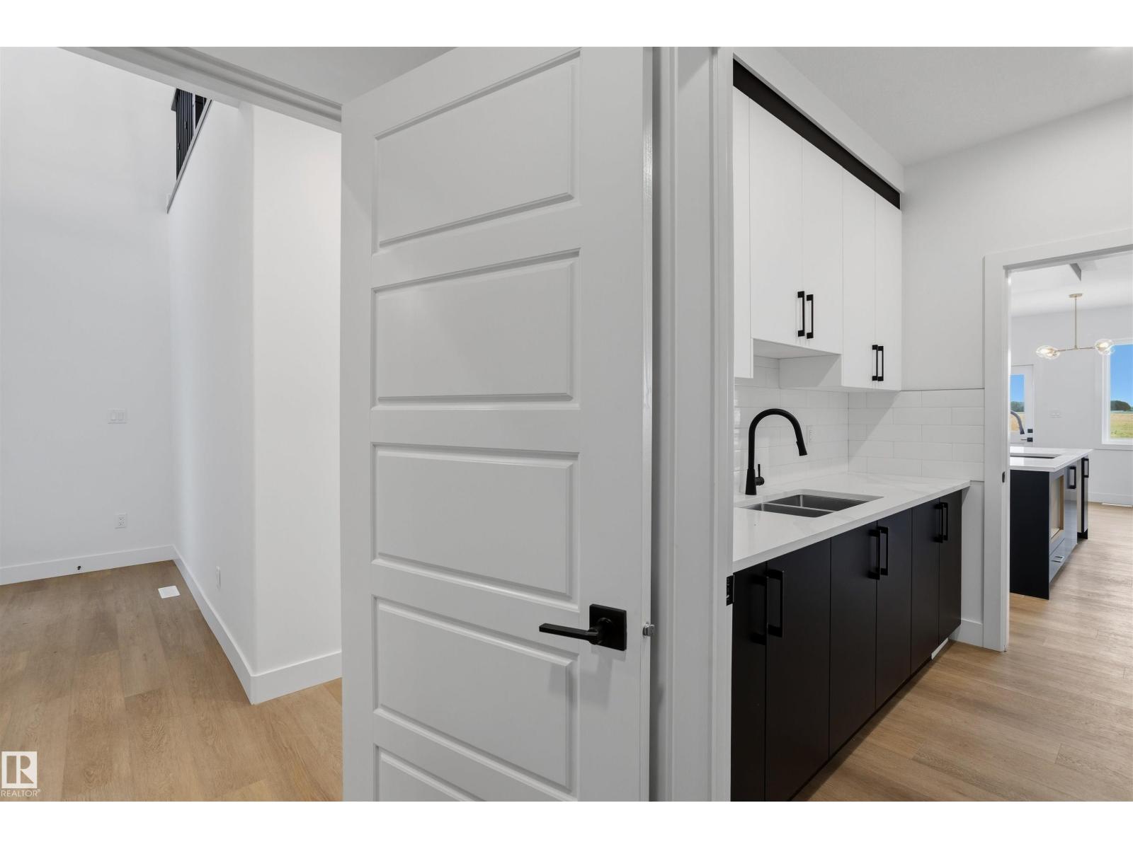 780 Bank DR - 7