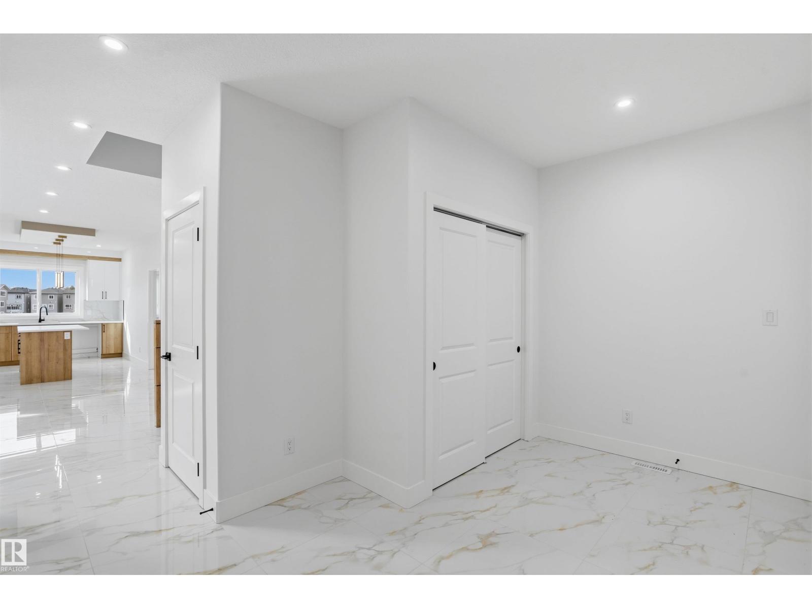 4210 63 ST - 10