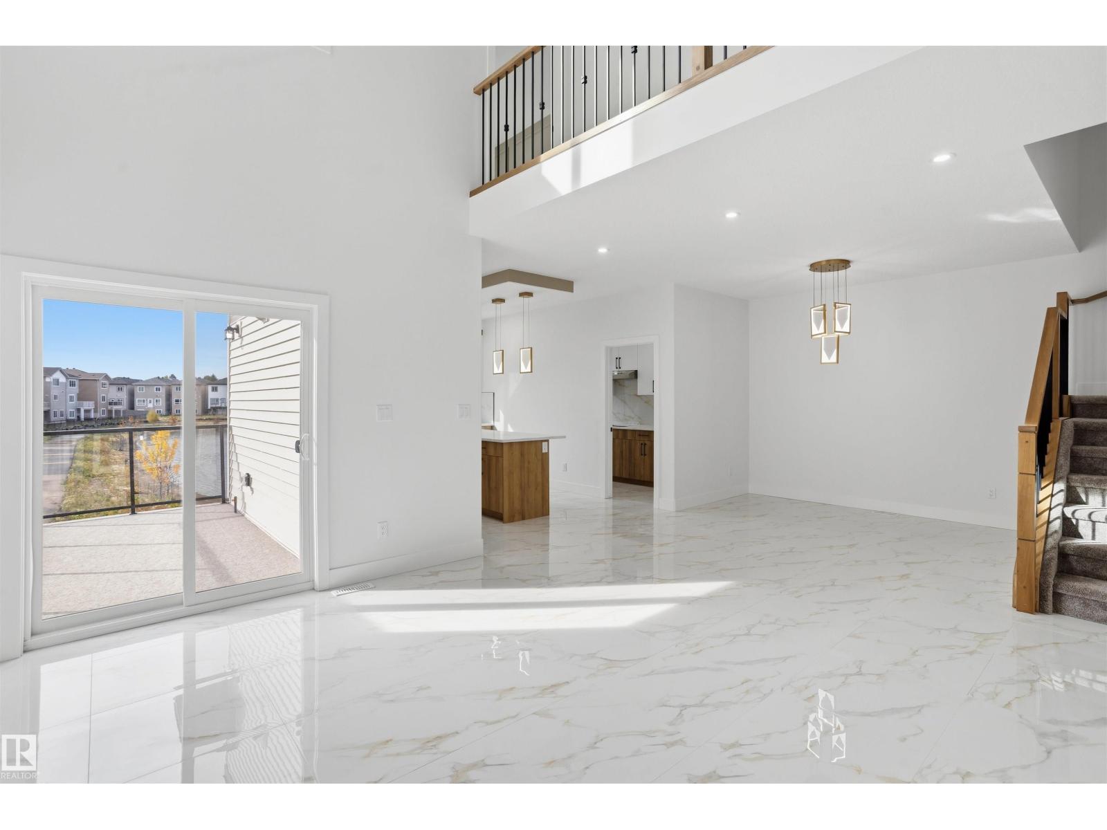4210 63 ST - 14