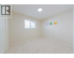 130 Somerglen Way Sw, Calgary, AB T2Y4B2 Photo 17