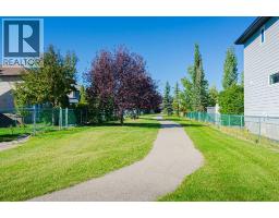 130 Somerglen Way Sw, Calgary, AB T2Y4B2 Photo 31