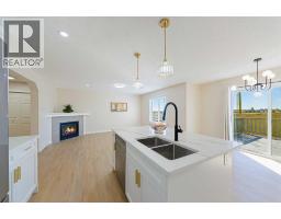 Bedroom - 130 Somerglen Way Sw, Calgary, AB T2Y4B2 Photo 10