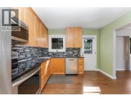 Kitchen - 553 Acland Ave, Colwood, BC V9C2N5 Photo 10