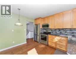 Living room - 553 Acland Ave, Colwood, BC V9C2N5 Photo 12