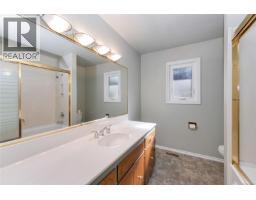 553 Acland Ave, Colwood, BC V9C2N5 Photo 19