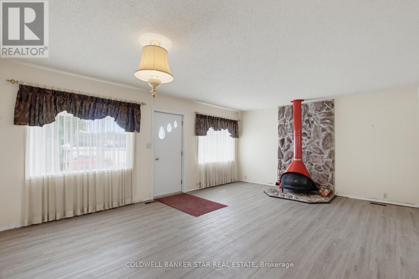 14 WASHINGTON STREET, Lambton Shores (Forest) — photo 7