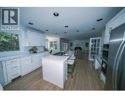 3033 Griffin Place Place, North Vancouver, BC V7R4W9 Photo 10