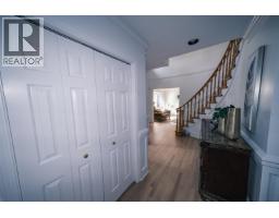 3033 Griffin Place Place, North Vancouver, BC V7R4W9 Photo 14