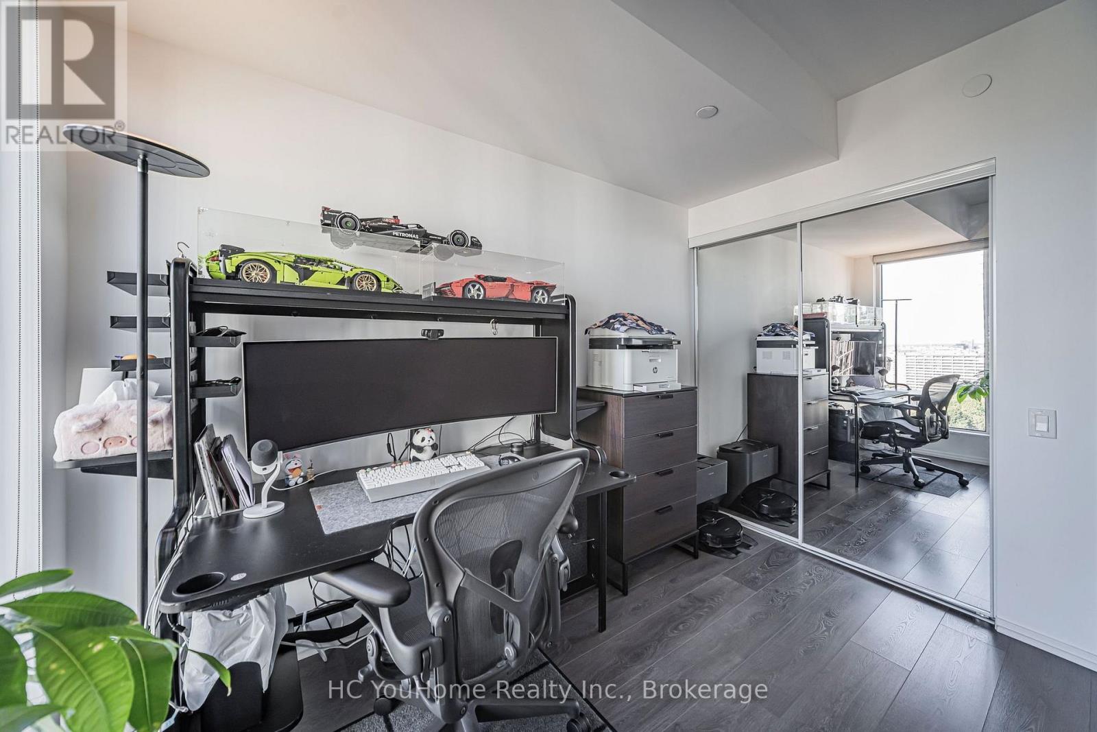 #2110 68 SHUTER STREET - 28