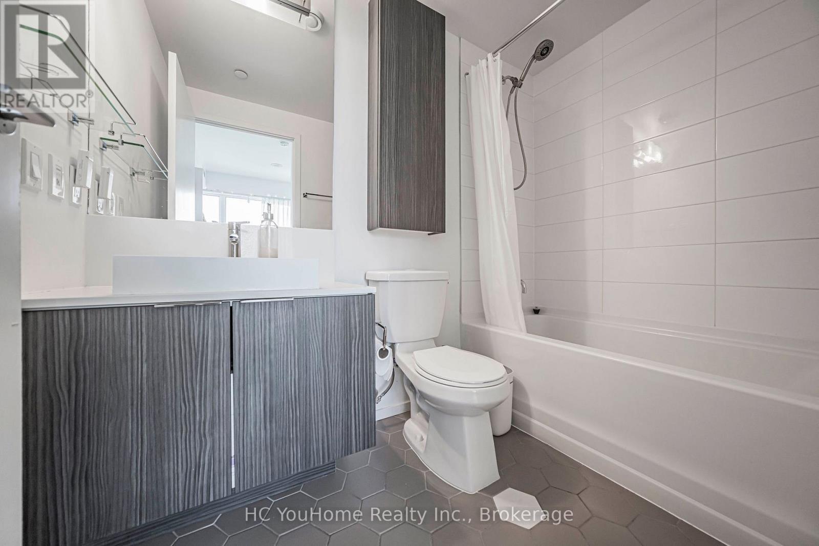 #2110 68 SHUTER STREET - 38
