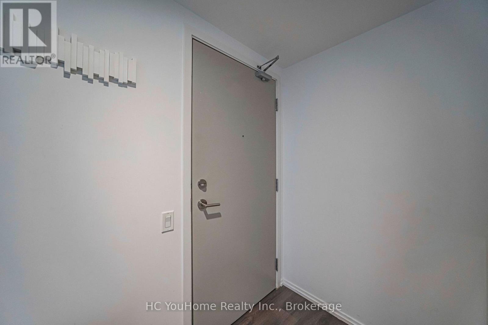 #2110 68 SHUTER STREET - 4