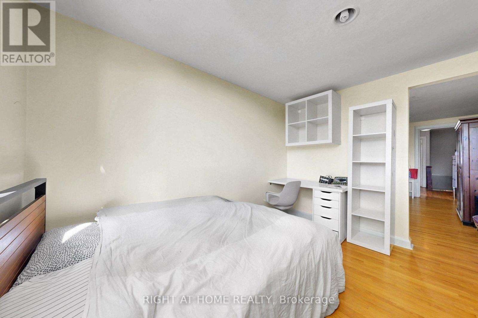 262 LIPPINCOTT STREET - 18