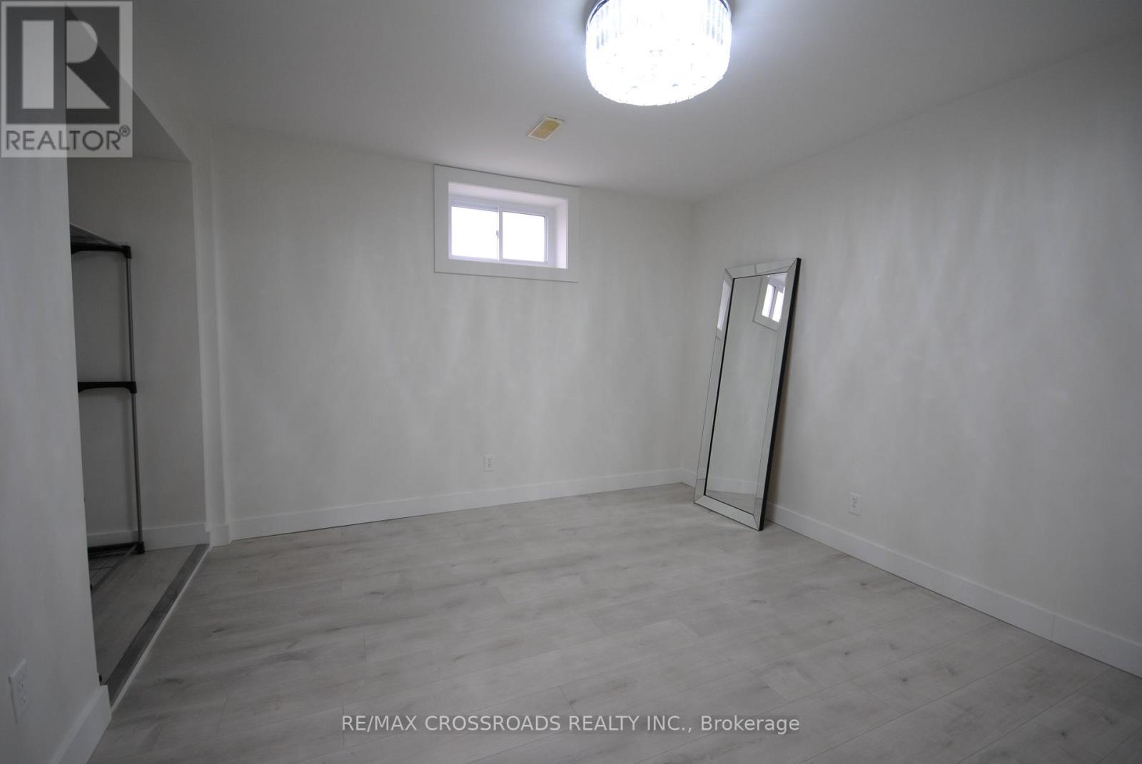 25 ARBUTUS CRESCENT - Image 18