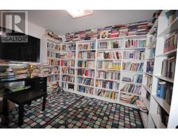25 Arbutus Crescent, Toronto, ON M1P1W8 Photo 10