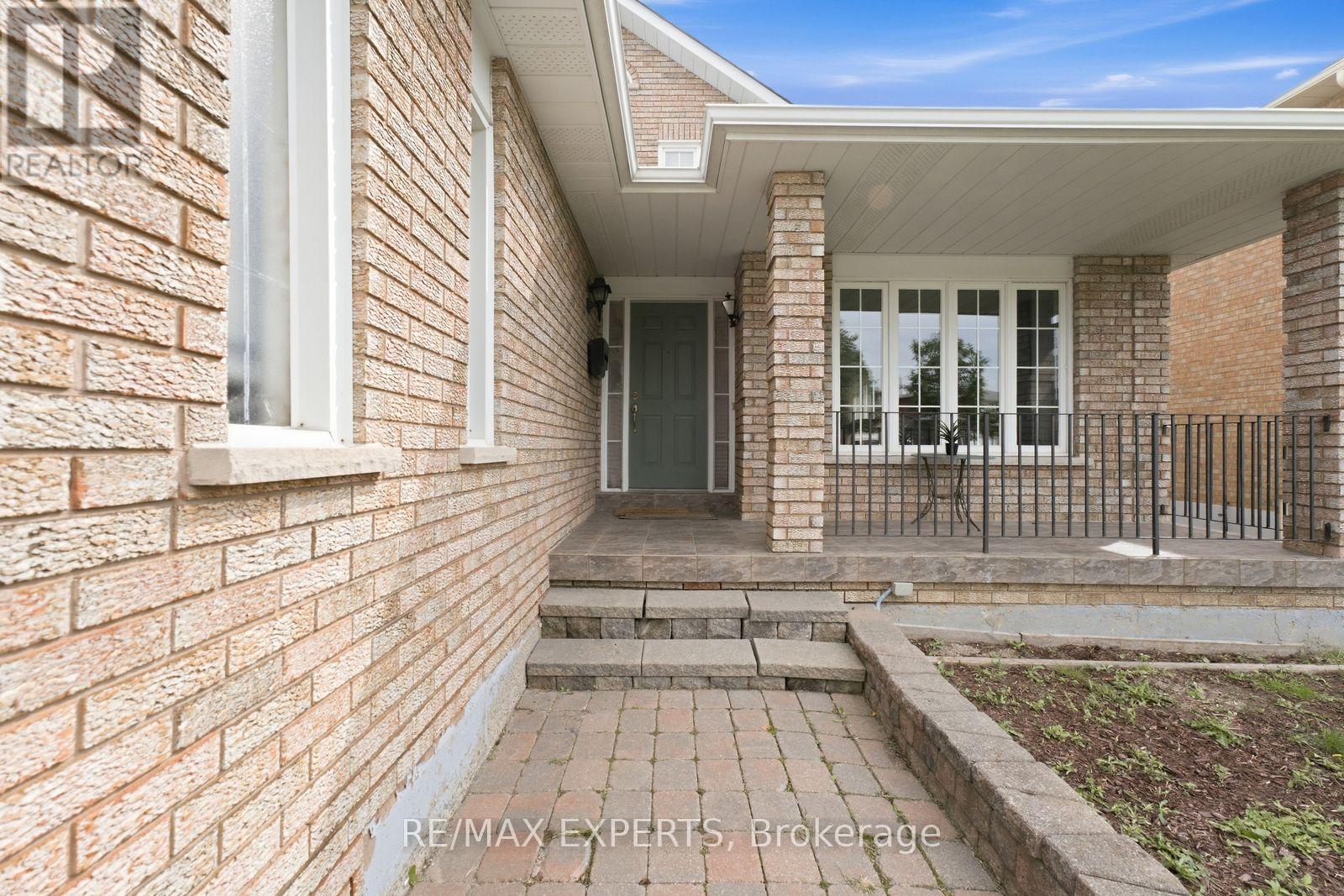 337 FOREST DRIVE, Vaughan (West Woodbridge) — photo 2