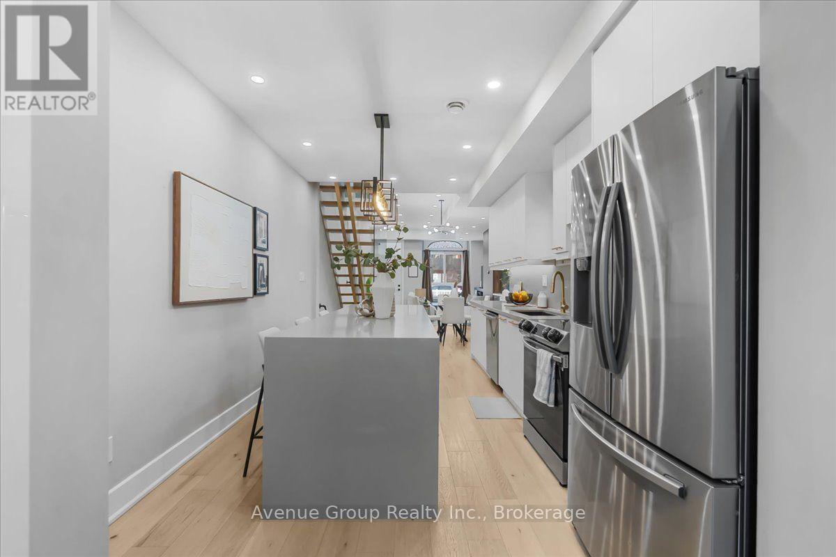 811 DOVERCOURT ROAD - 11