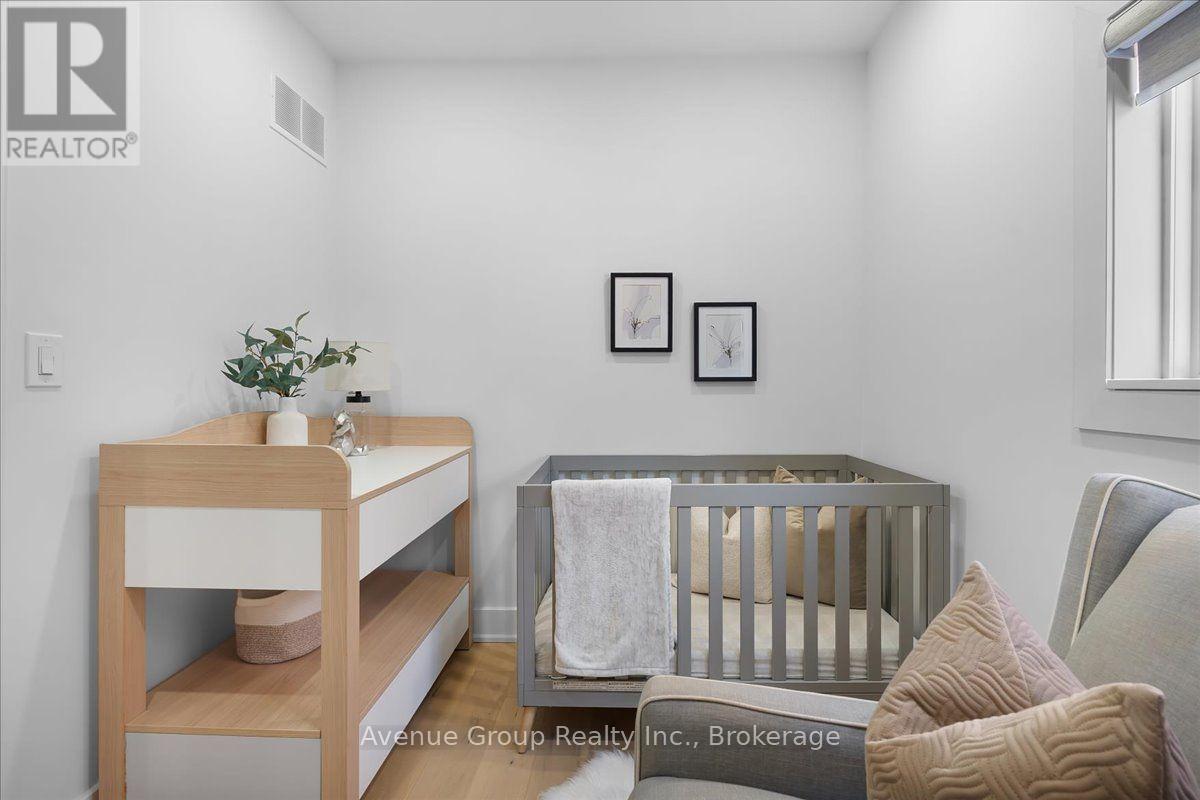 811 DOVERCOURT ROAD - 23