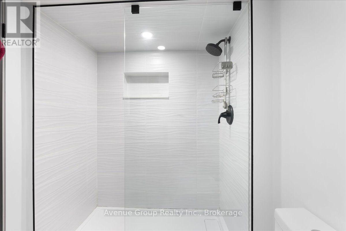 811 DOVERCOURT ROAD - 32