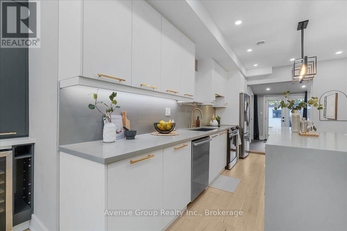 811 DOVERCOURT ROAD - 7