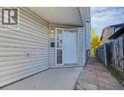 4pc Bathroom - 310 Castleridge Drive Ne, Calgary, AB T3J3C4 Photo 6