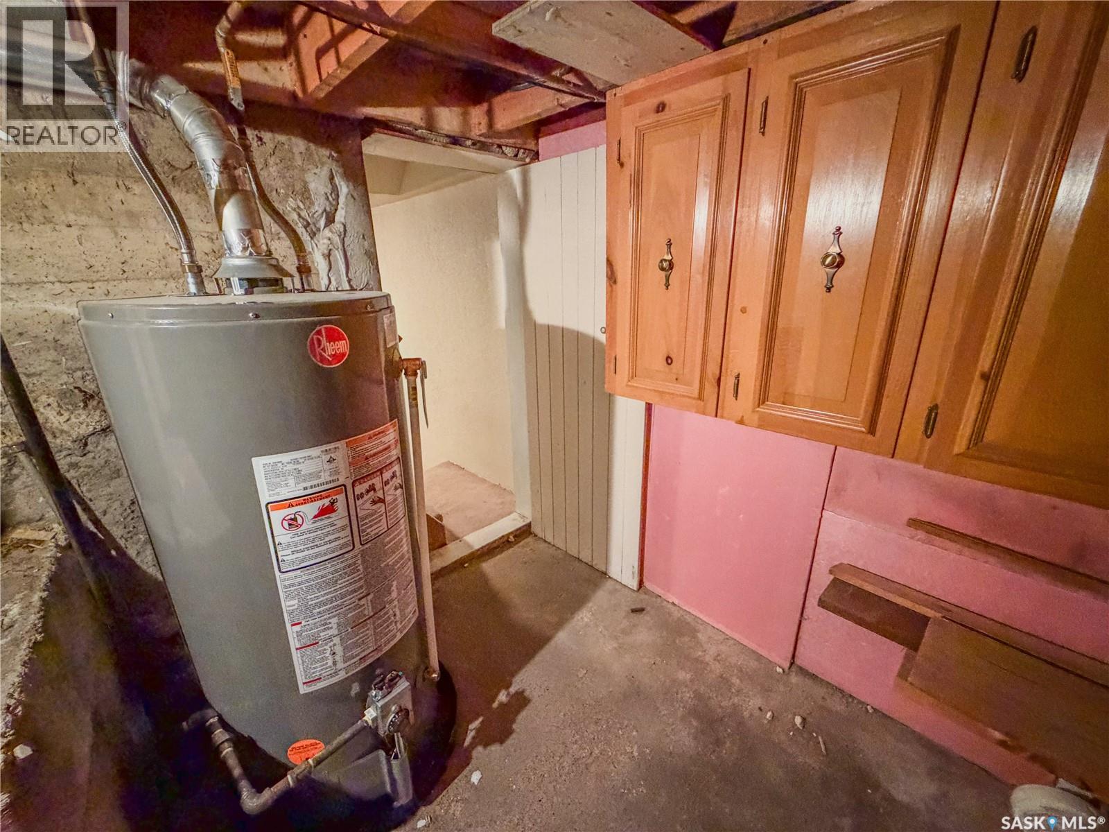 466 6th AVENUE W - Image 38