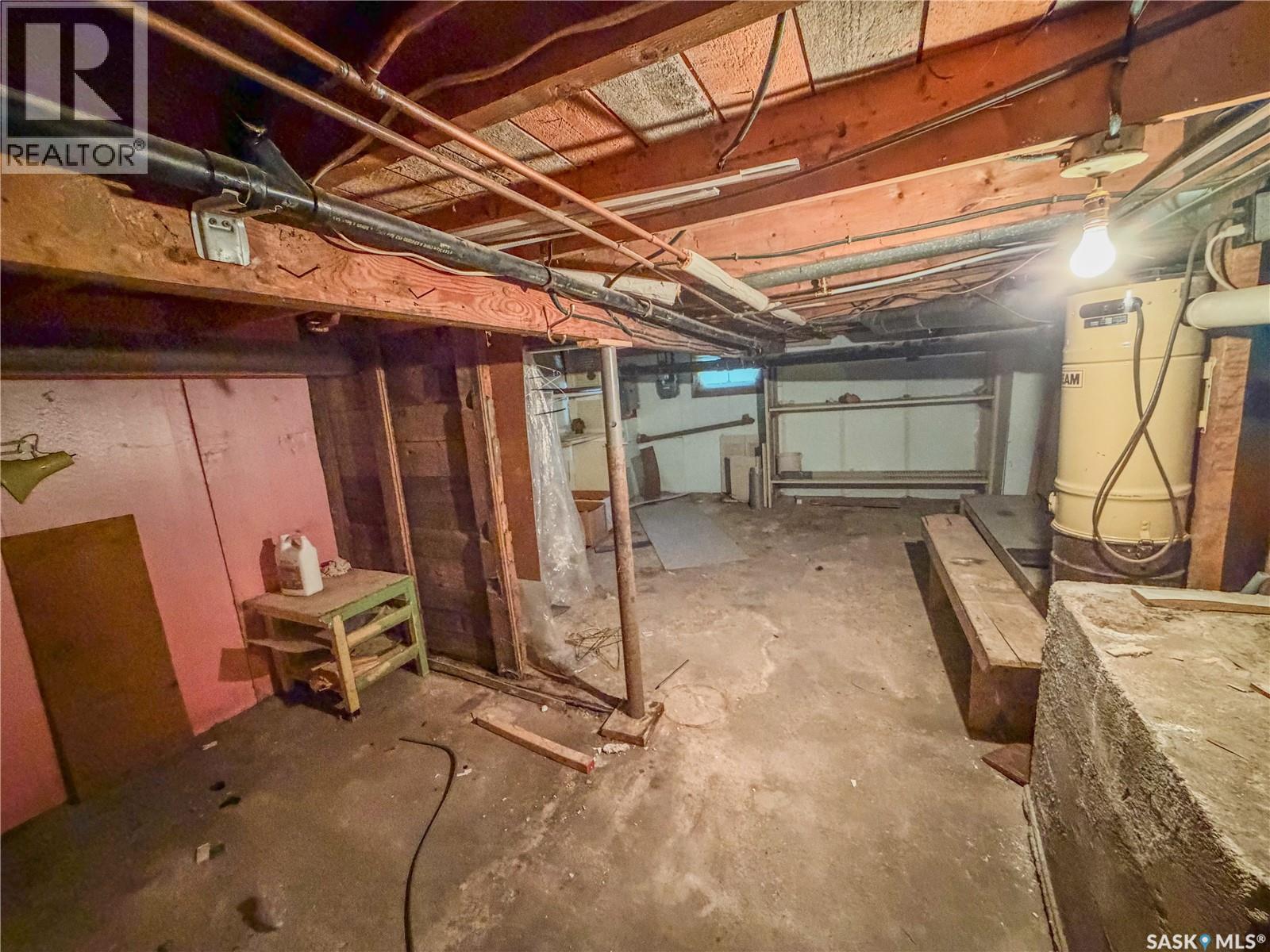 466 6th AVENUE W - Image 39