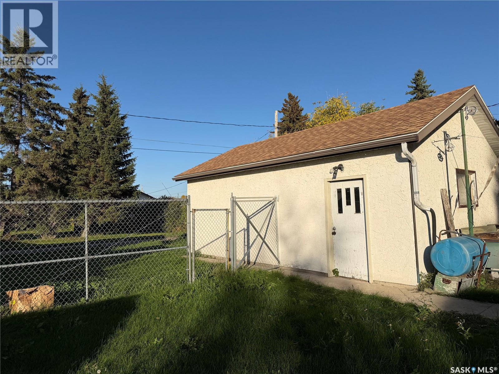 466 6th AVENUE W - Image 40