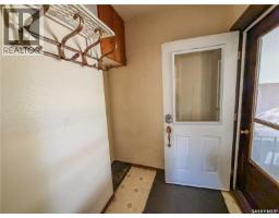 Enclosed porch - 466 6th Avenue W, Melville, SK S0A2P0 Photo 6