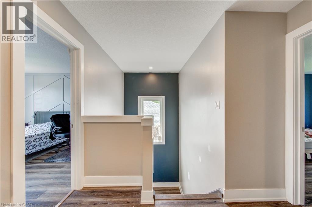 7 MCPHERSON Court - 18