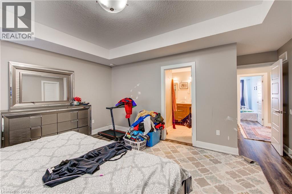7 MCPHERSON Court - 24