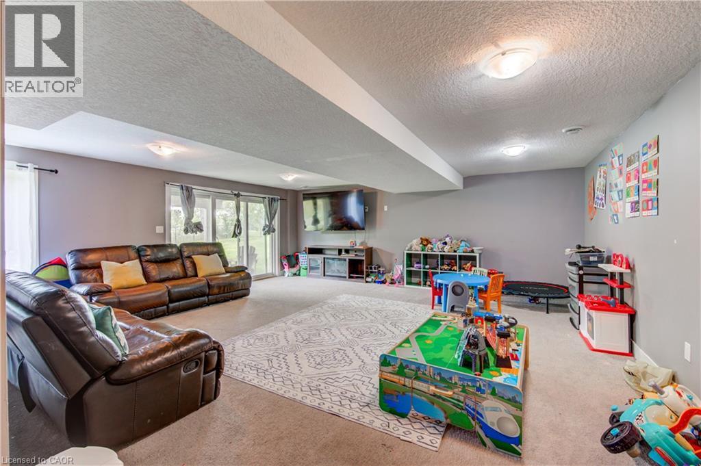 7 MCPHERSON Court - 31
