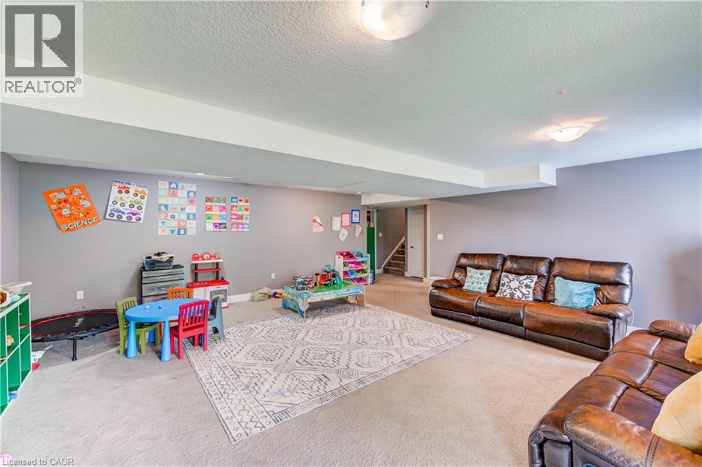 7 MCPHERSON Court - 33