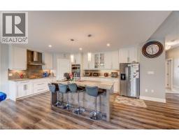 Library - 7 Mcpherson Court, Lyndhurst, ON N5P0E5 Photo 12