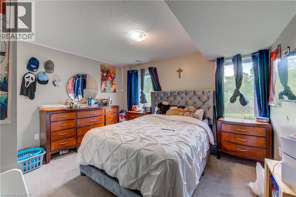 7 MCPHERSON Court - 34