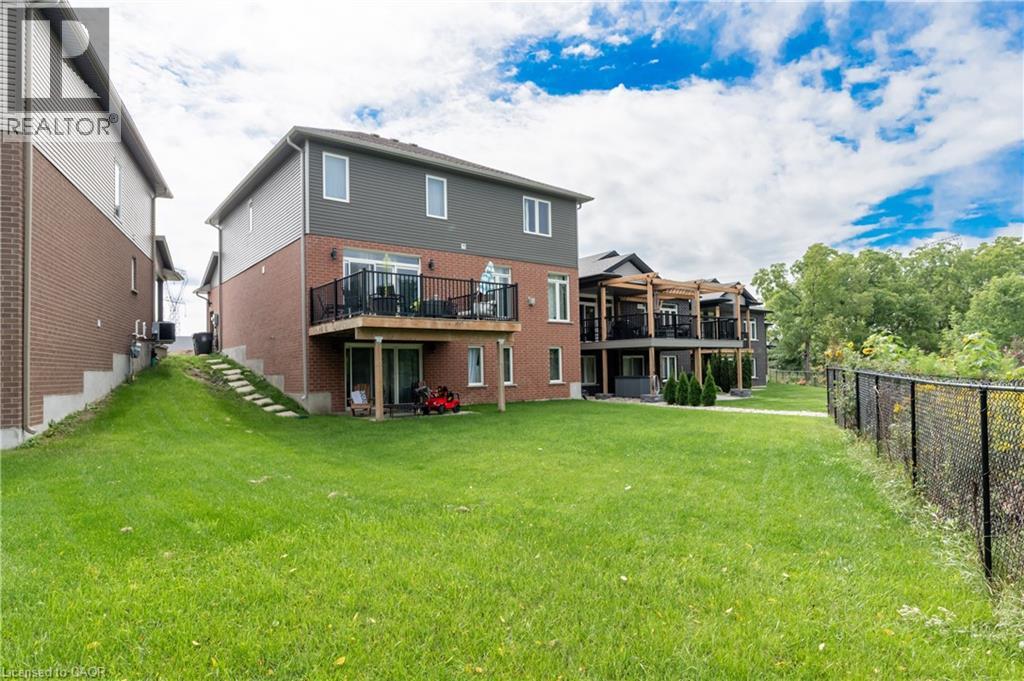 7 MCPHERSON Court - 38