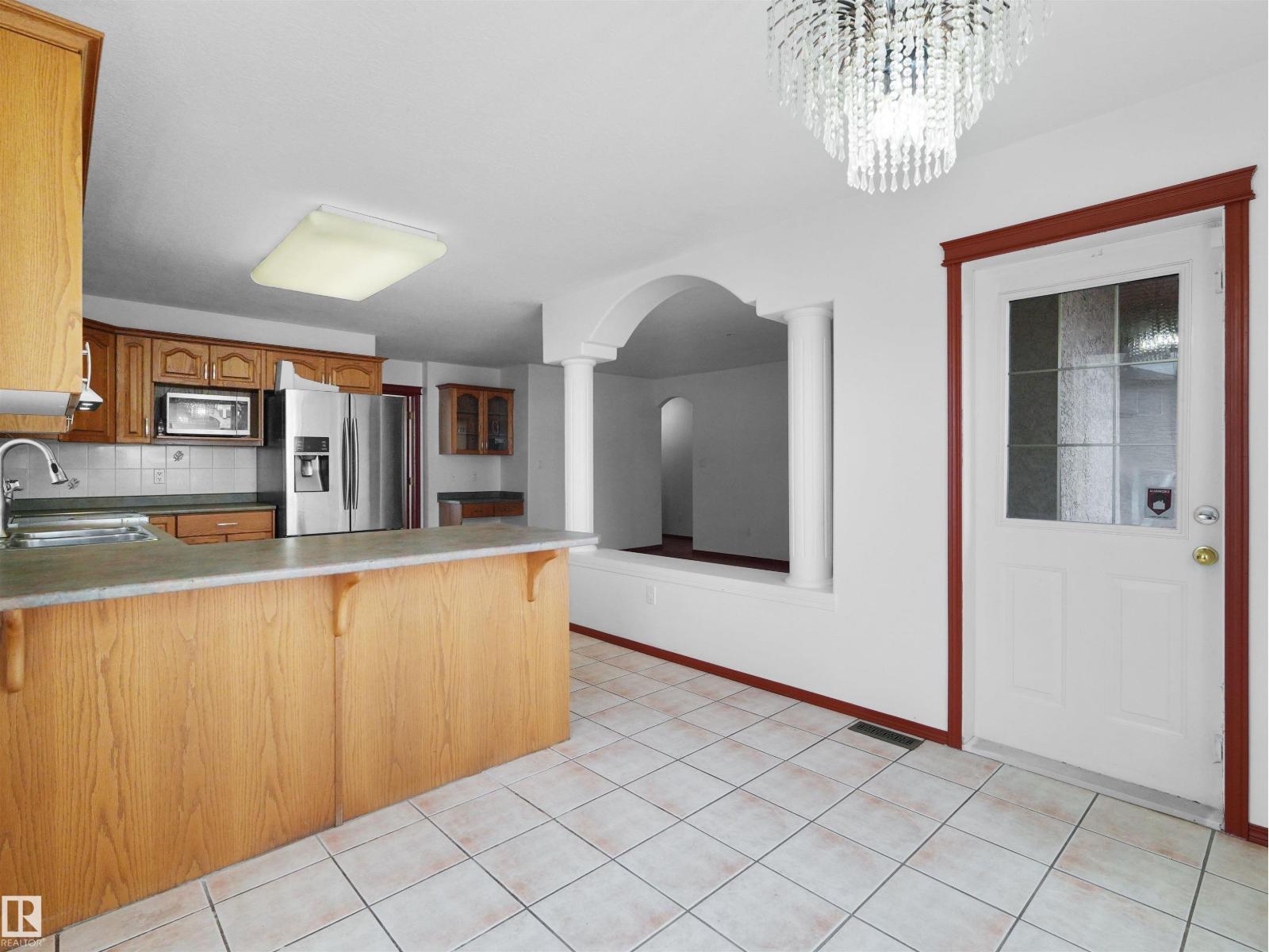 2832 36B AV NW - 29