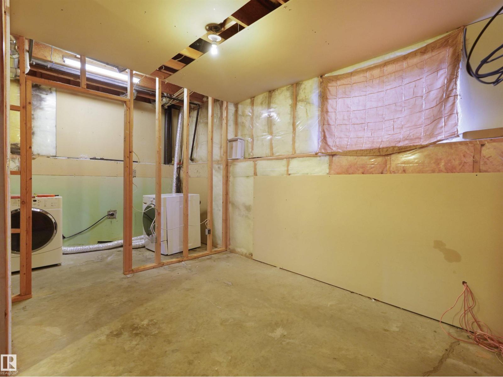2832 36B AV NW - Image 61