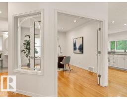 445 Osborne Cr Nw, Edmonton, AB T6R2C3 Photo 23