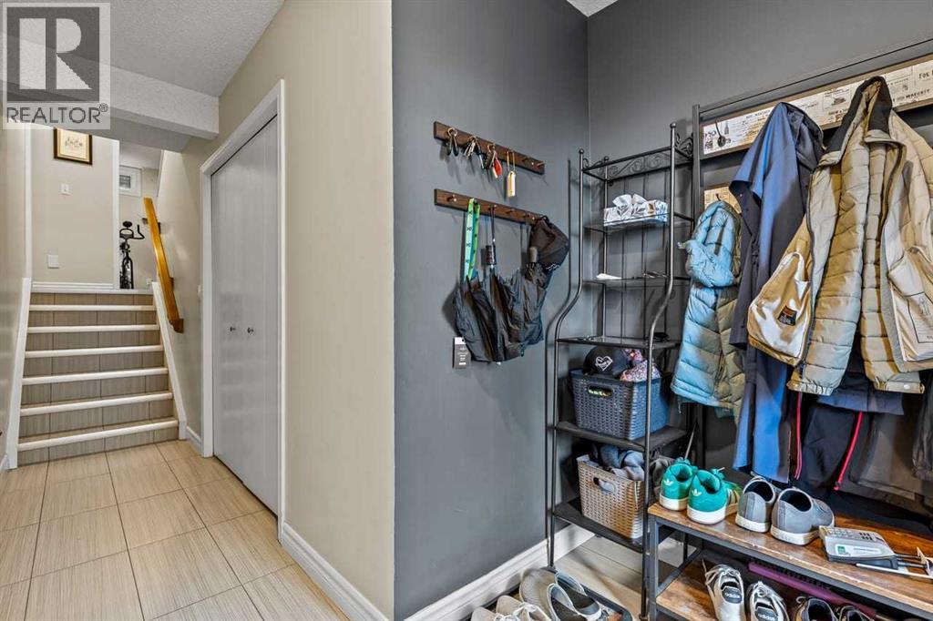 3, 315 3 Street NE - photo 2