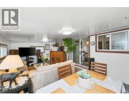 Living room - 803 Kimberly Pl, Saanich, BC V8X4R2 Photo 13