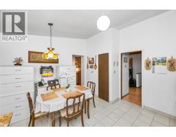 803 Kimberly Pl, Saanich, BC V8X4R2 Photo 23