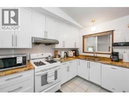Kitchen - 803 Kimberly Pl, Saanich, BC V8X4R2 Photo 11