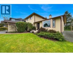 803 Kimberly Pl, Saanich, BC V8X4R2 Photo 31